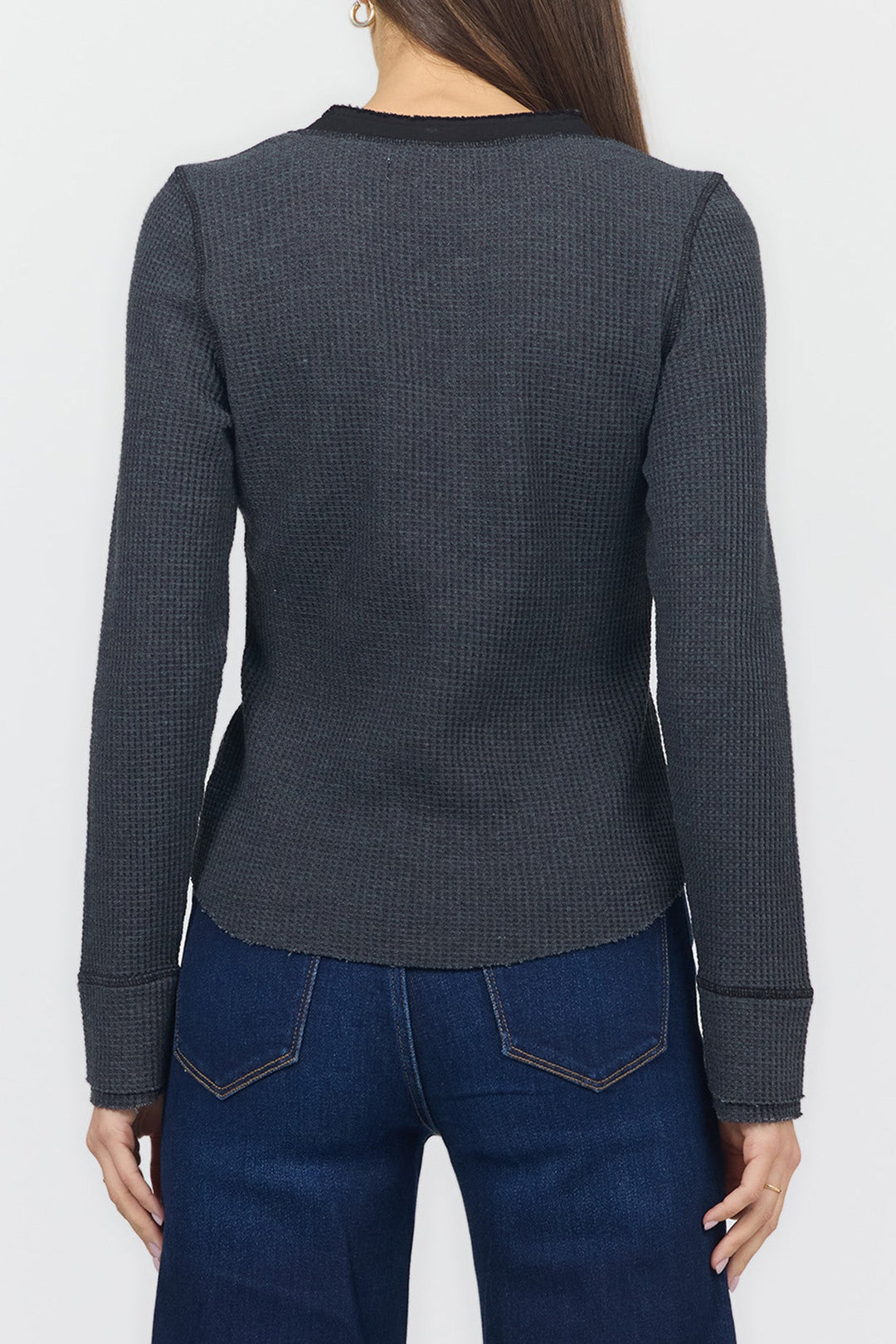 LUNA V-NECK LONG SLEEVE TEE WASHED BLACK