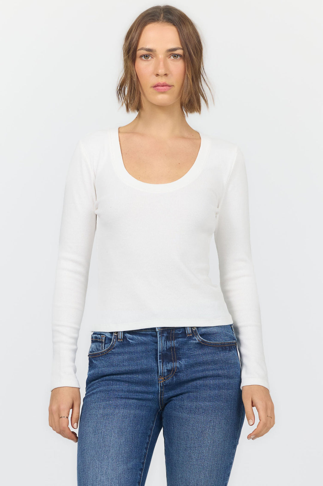 SELENE SCOOP NECK LONG SLEEVE TEE WHITE