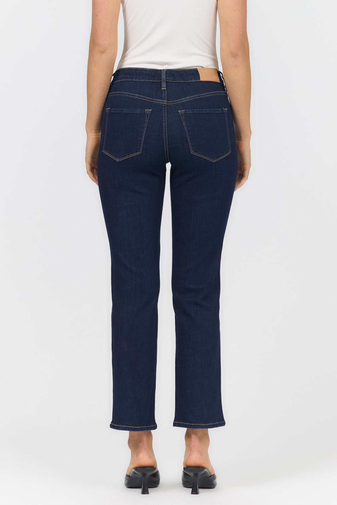 ANIKA MID RISE STRAIGHT LEG JEAN ANCHOR