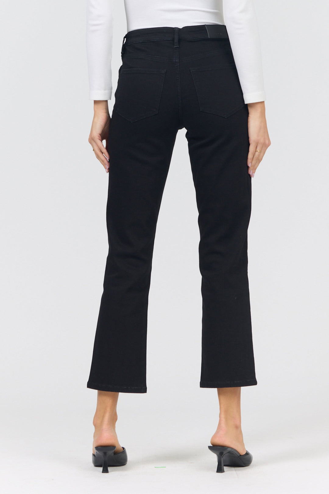 ANIKA STRAIGHT LEG JEAN BLACK ARROW