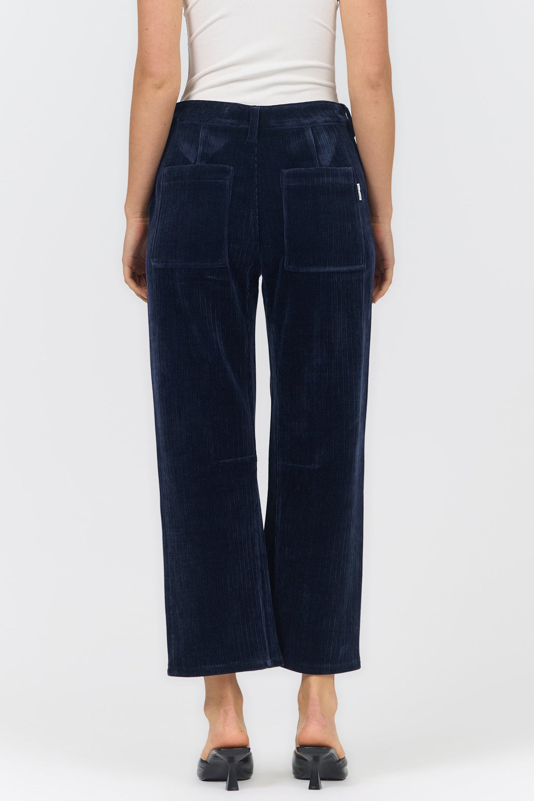 LASSO MID RISE BARREL LEG PANT BLACK IRIS