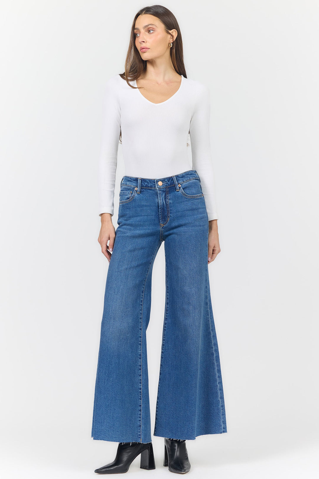 HENDRIX MID RISE WIDE LEG JEAN SOBRANCE