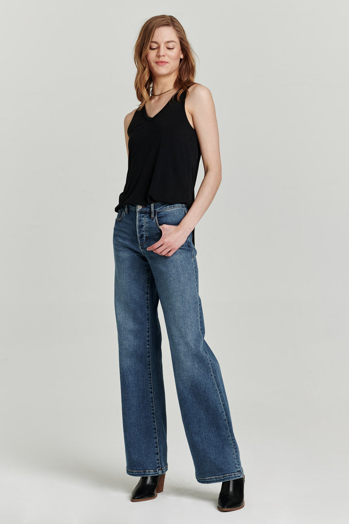 ELLIS V-NECK TANK WITH CURVED HEM BLACK