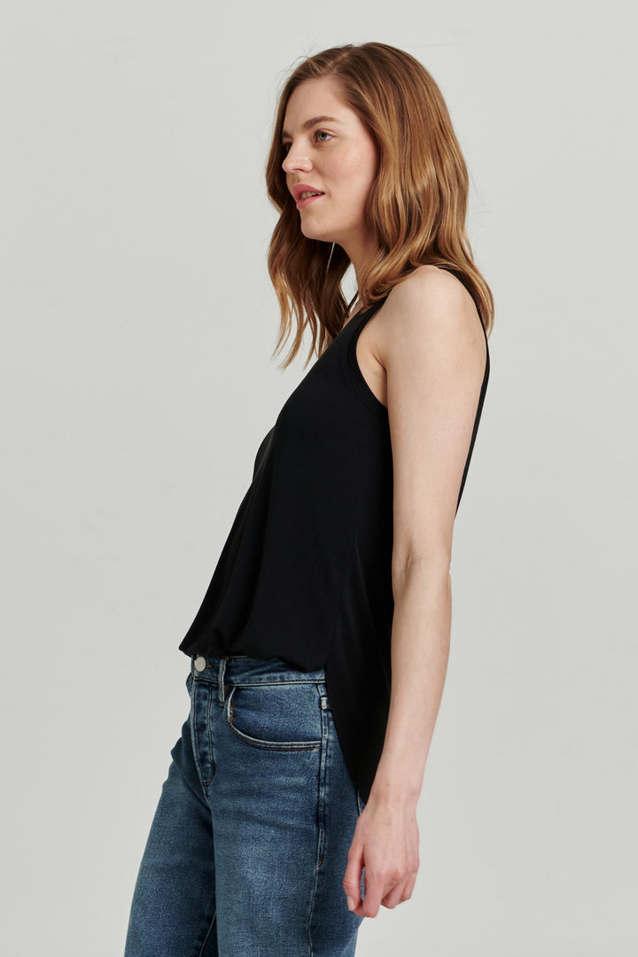 ELLIS V-NECK TANK WITH CURVED HEM BLACK