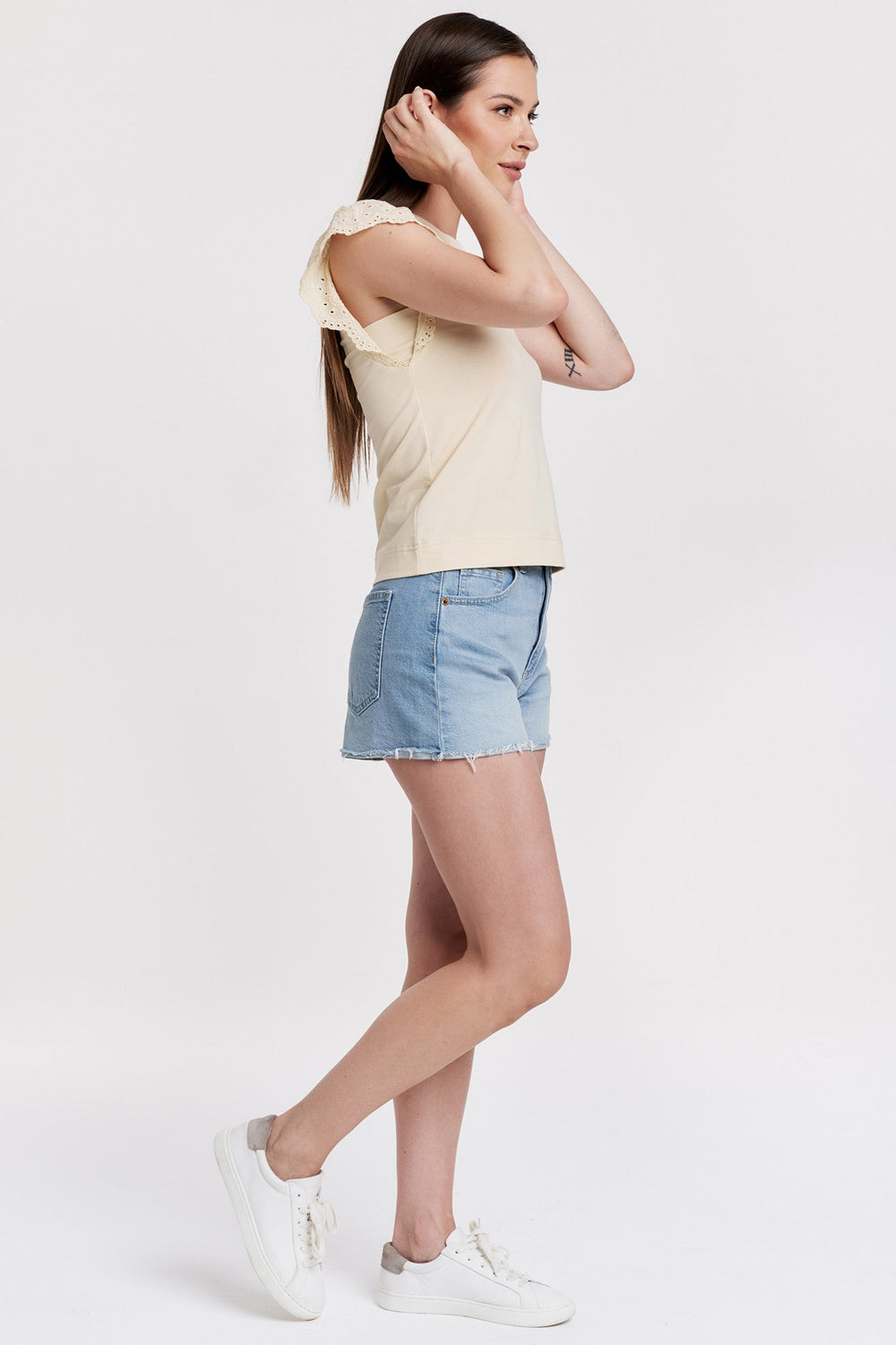 KIARA EYELET RUFFLE SLEEVE TOP FAWN