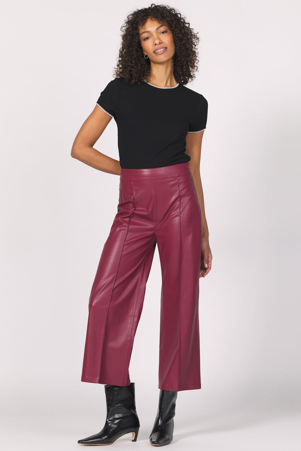 ZUMA CONTRAST TRIM DETAIL TOP BLACK